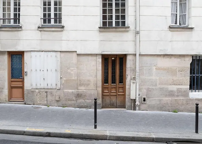 Apartment Lyonnais Center Of Paris